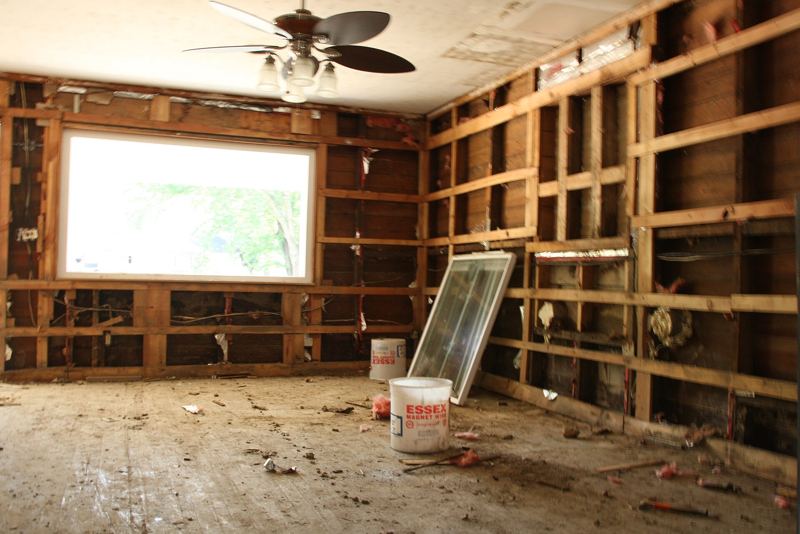 Ceiling water damage: Stains, sagging or dripping from a roof leak, bathroom or pipe above.